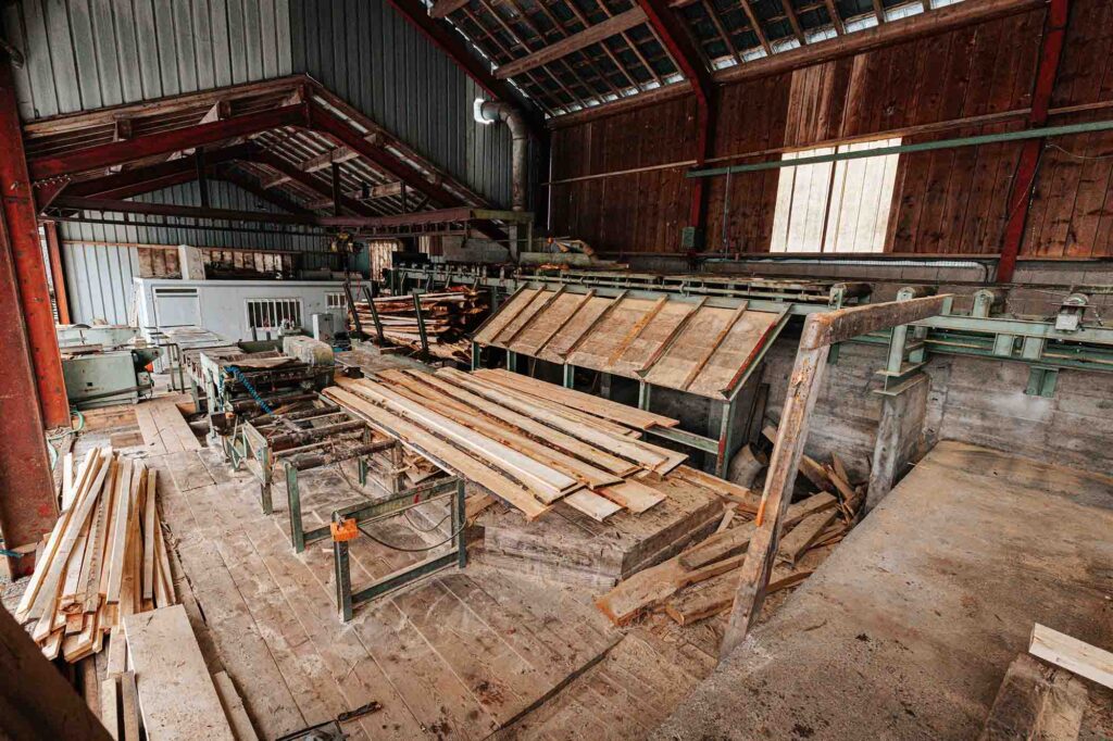 Photo de planches de bois pour coffrage